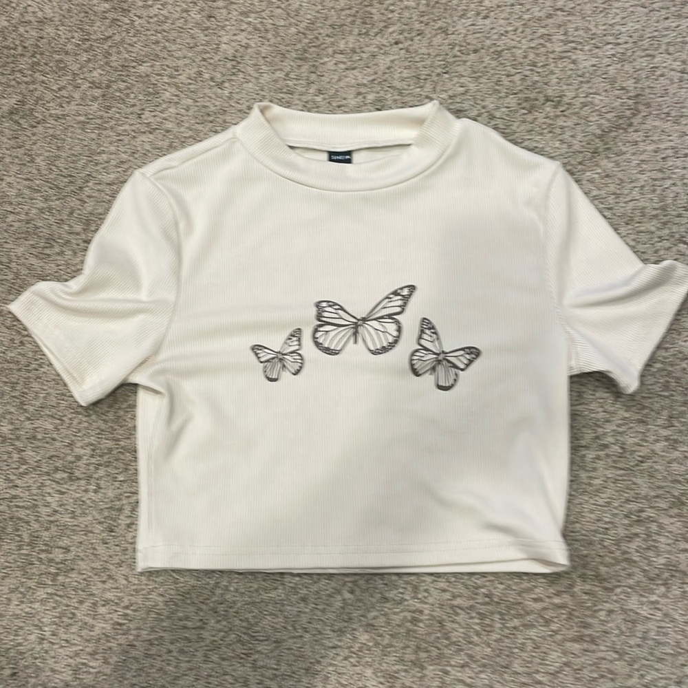 Butterfly cropped tee